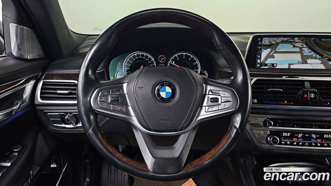 BMW 7-Series 2016