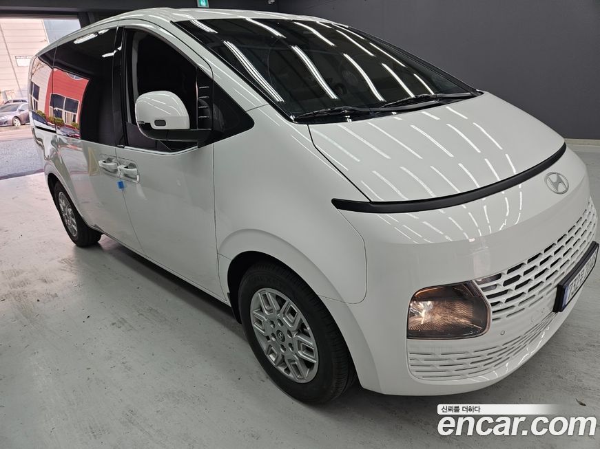 Hyundai Staria 2025
