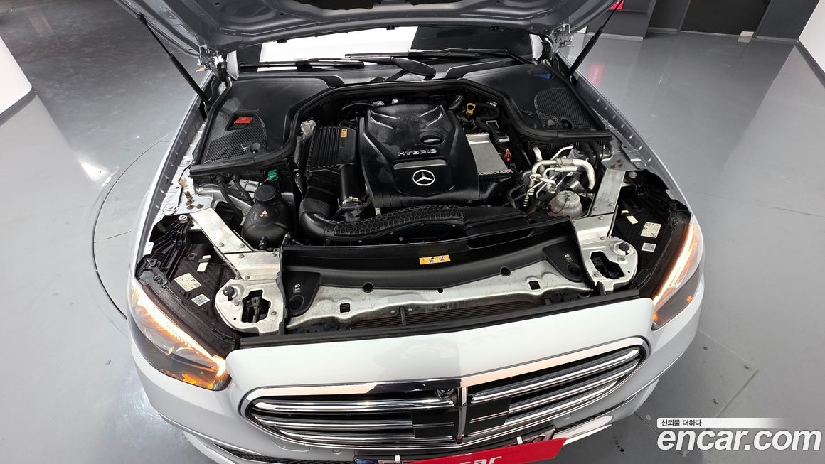 Mercedes-Benz E-Class 2021