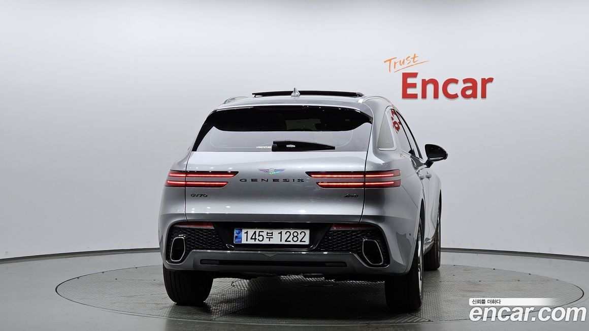 Genesis GV70 2024