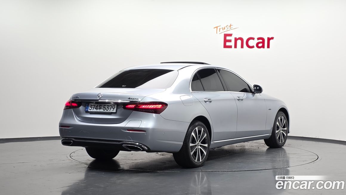 Mercedes-Benz E-Class 2021