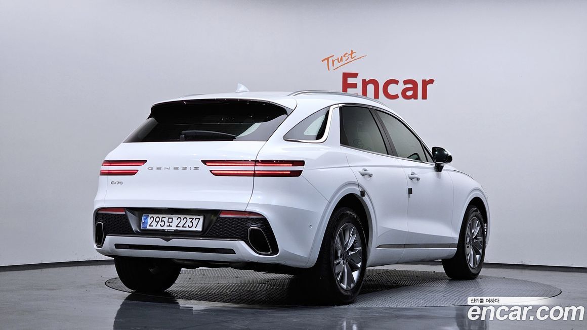 Genesis GV70 2024