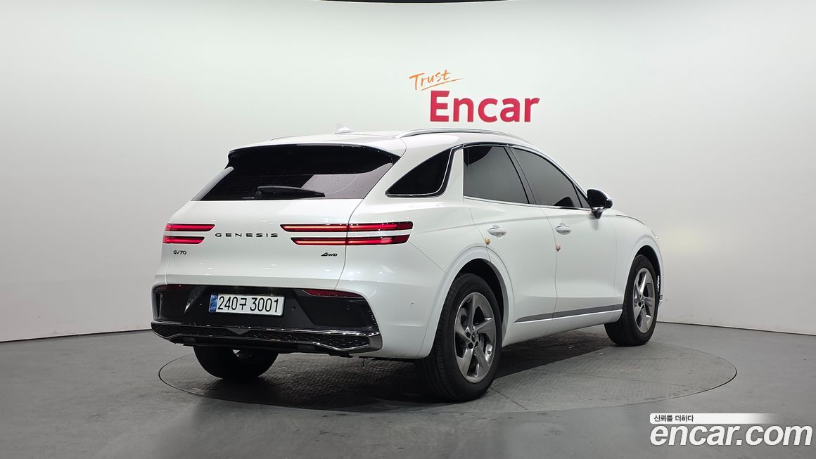 Genesis GV70 2025