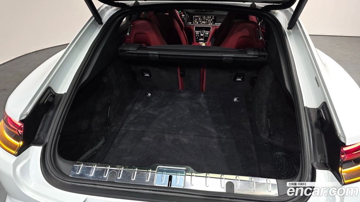 Porsche Panamera 2023