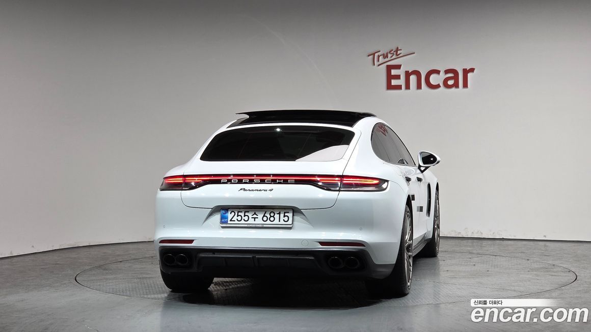 Porsche Panamera 2023