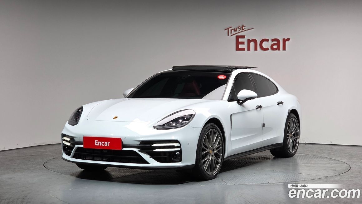 Porsche Panamera 2023