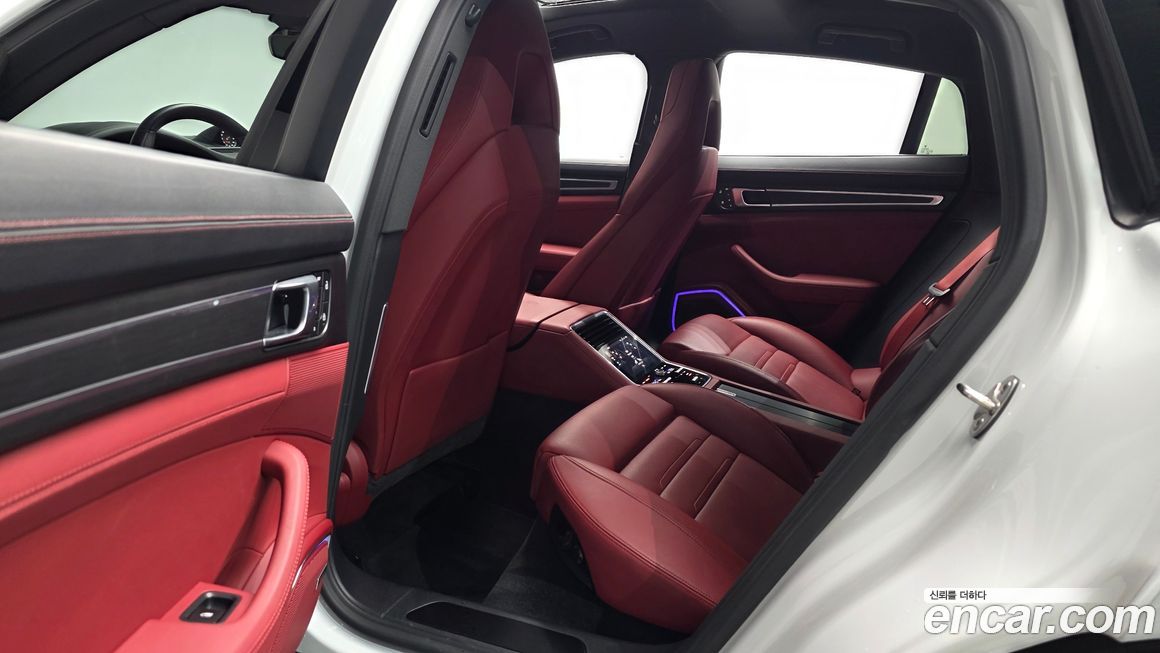 Porsche Panamera 2023