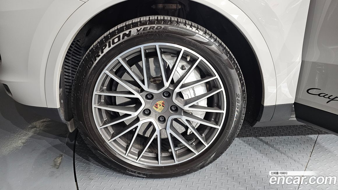 Porsche Cayenne 2021