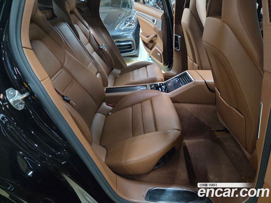 Porsche Panamera 2023