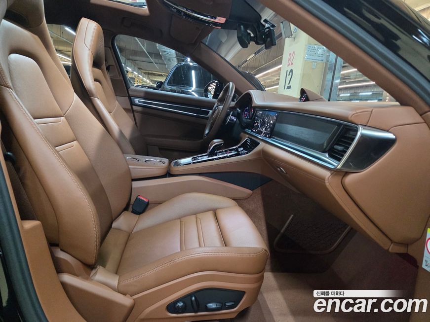 Porsche Panamera 2023