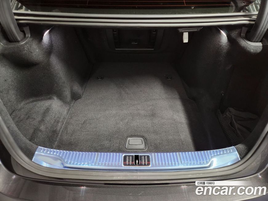 Mercedes-Benz S-Class 2025