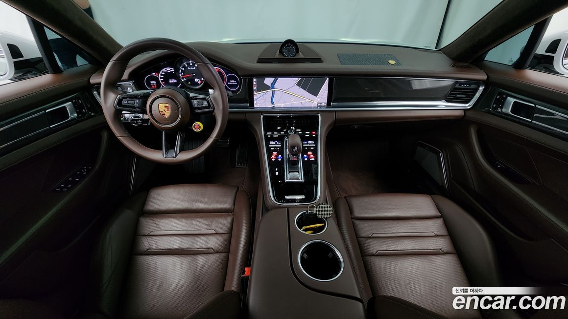 Porsche Panamera 2021