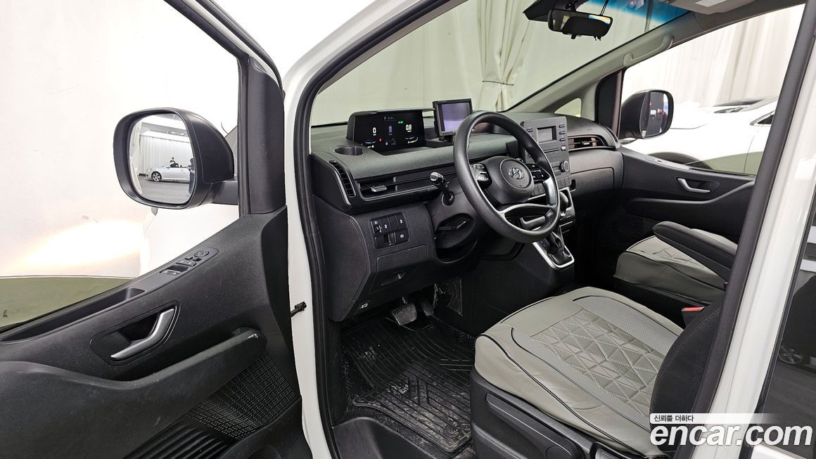 Hyundai Staria 2023