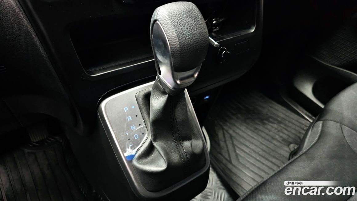 Hyundai Staria 2025