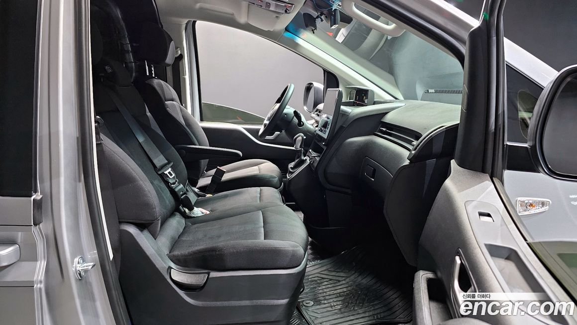 Hyundai Staria 2025