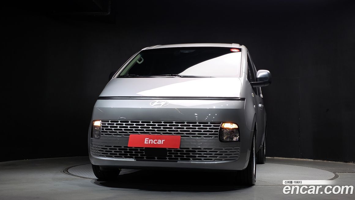 Hyundai Staria 2025