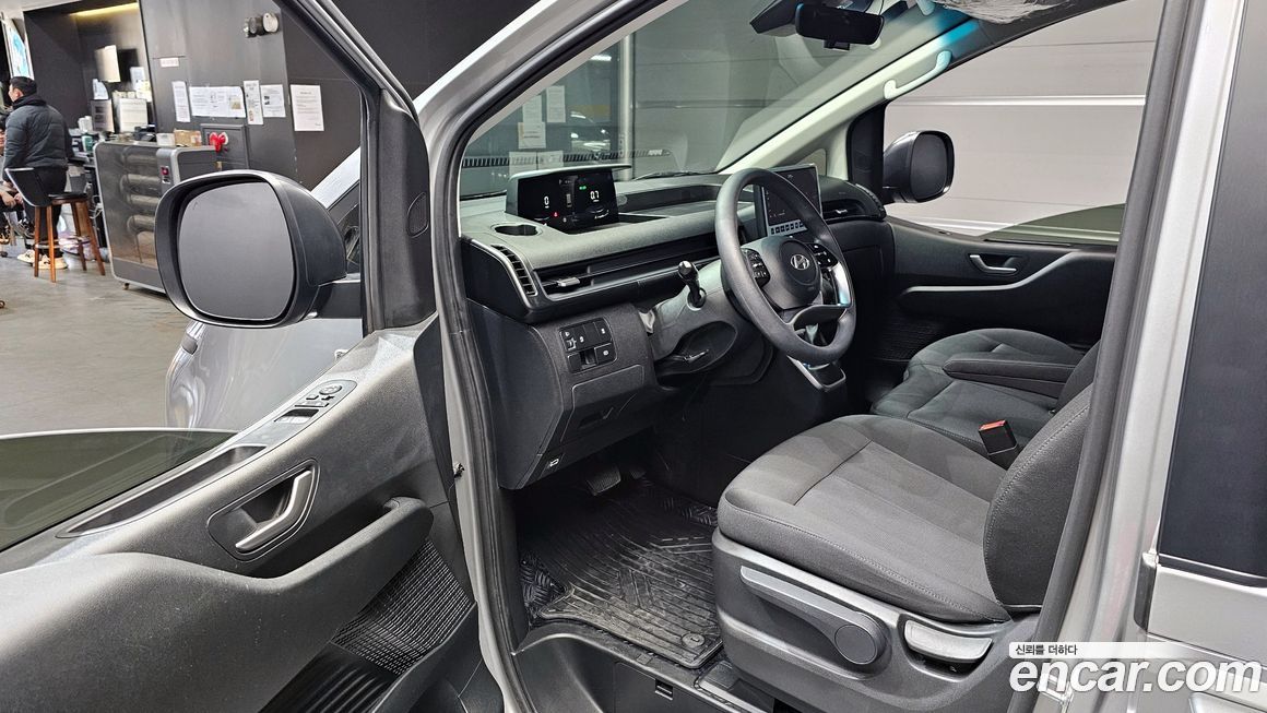 Hyundai Staria 2025