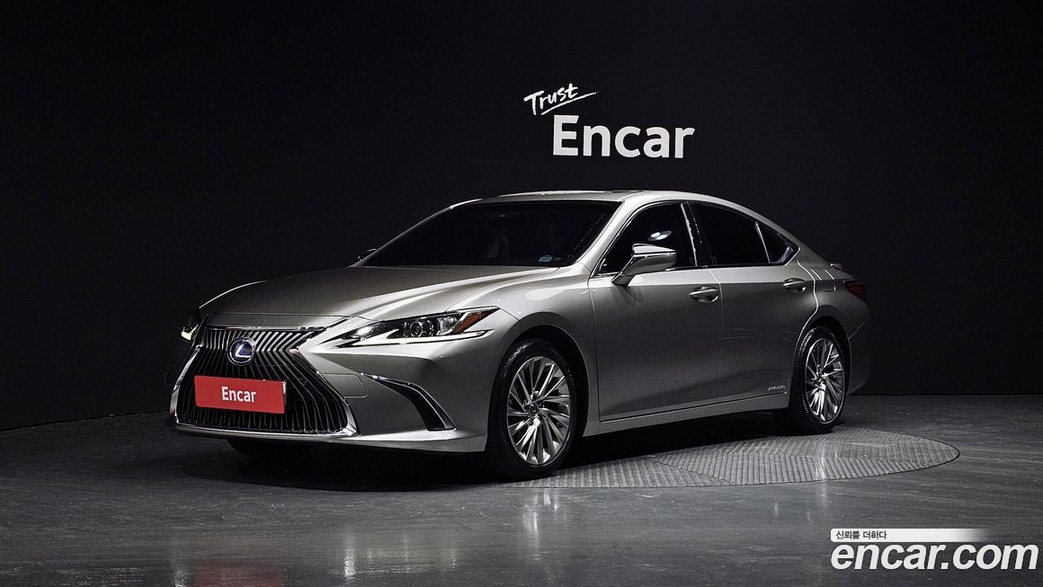Lexus ES 2019