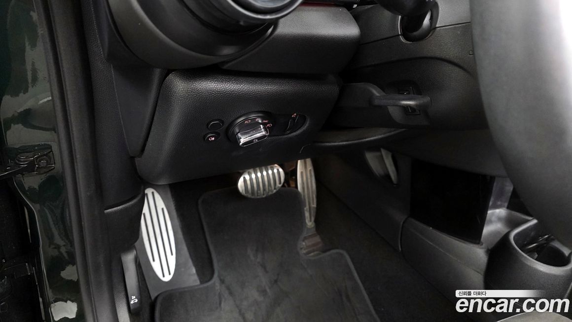 Mini Cooper Convertible 2024