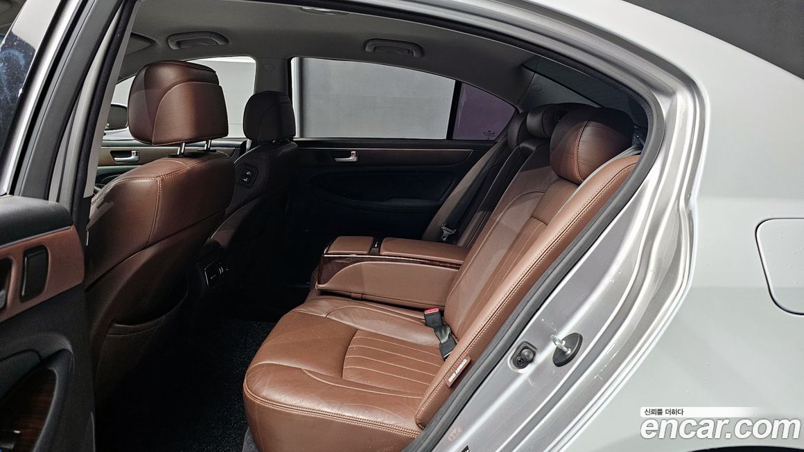 Hyundai Genesis 2013