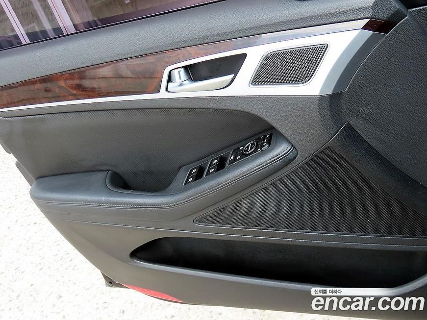 Hyundai Genesis 2015