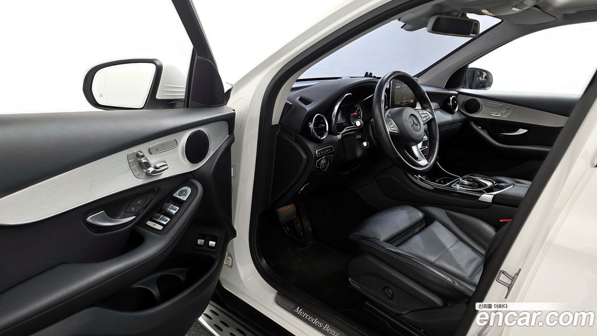 Mercedes-Benz GLC-Class 2019