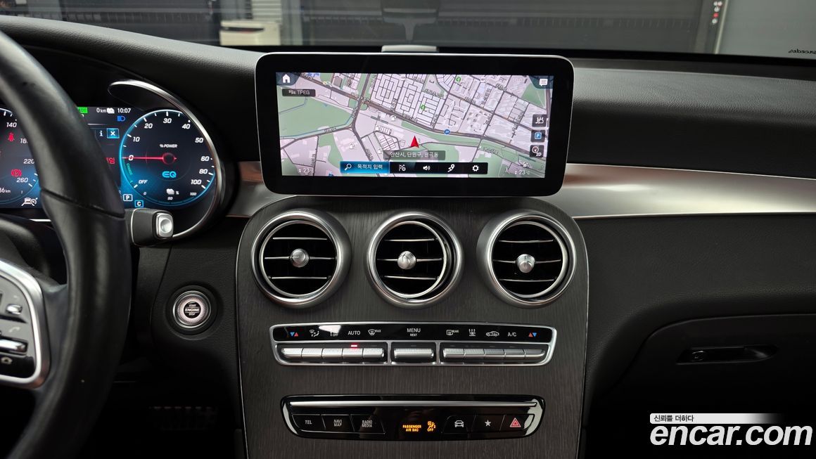 Mercedes-Benz GLC-Class 2021