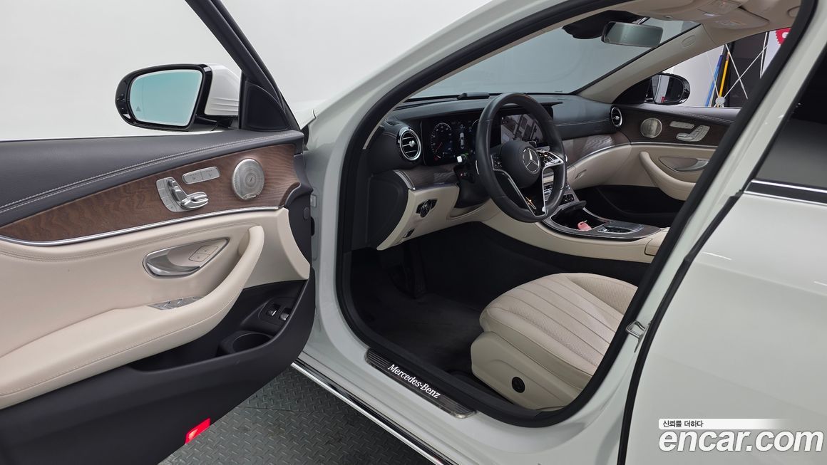 Mercedes-Benz E-Class 2023