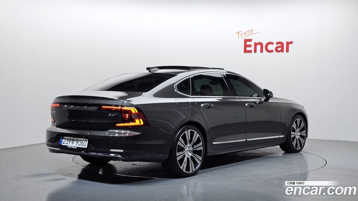 Volvo S90 2023