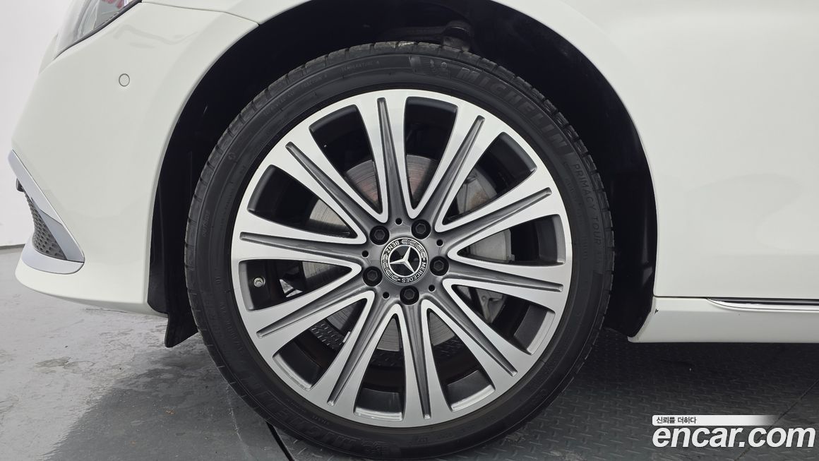 Mercedes-Benz E-Class 2023