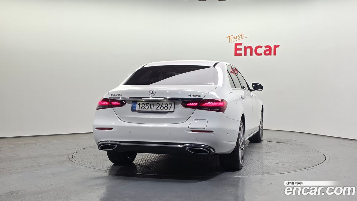 Mercedes-Benz E-Class 2023