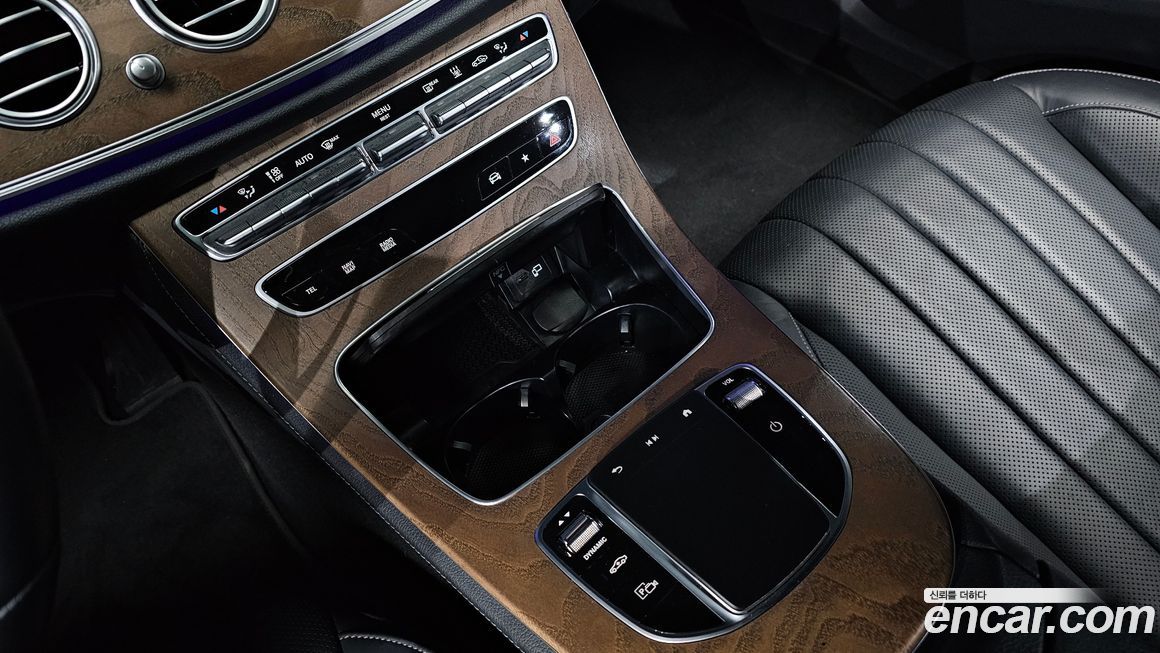 Mercedes-Benz E-Class 2022