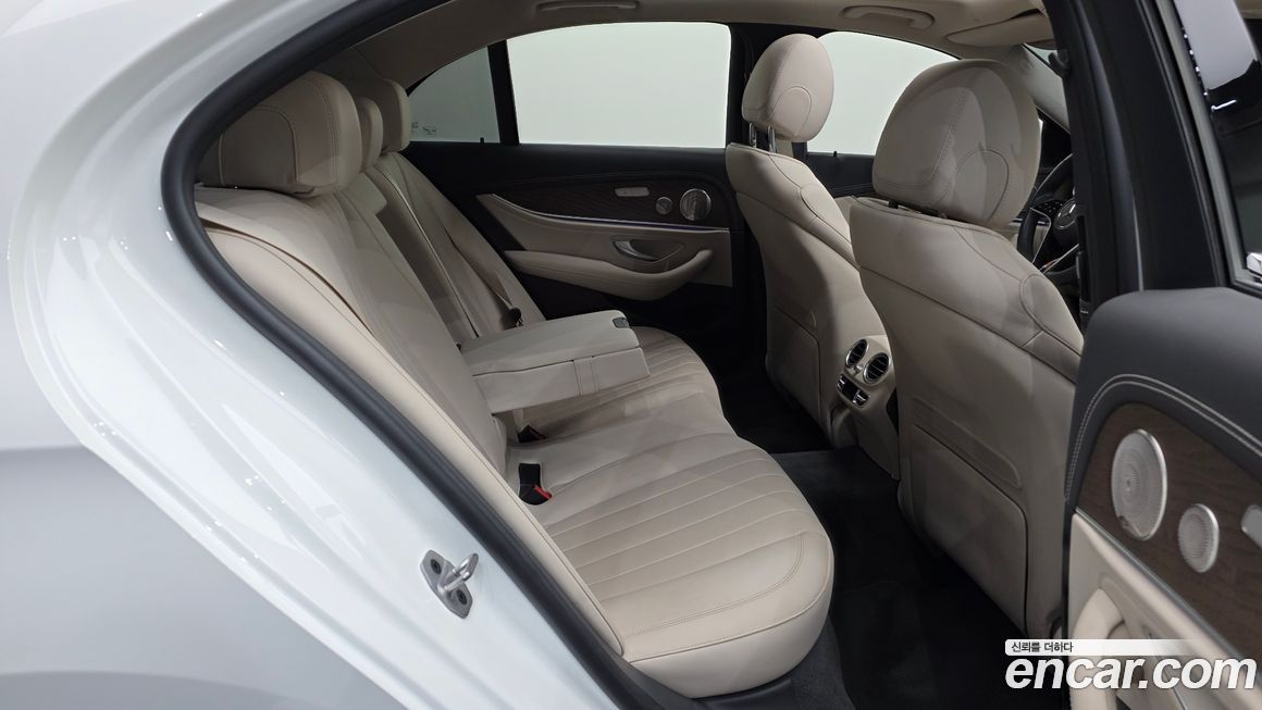 Mercedes-Benz E-Class 2023