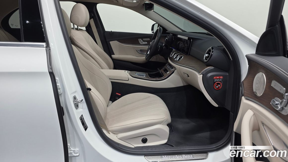 Mercedes-Benz E-Class 2023