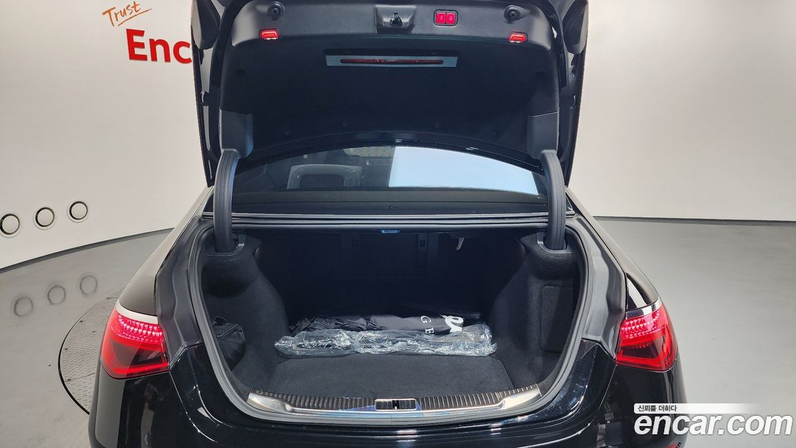 Mercedes-Benz S-Class 2022