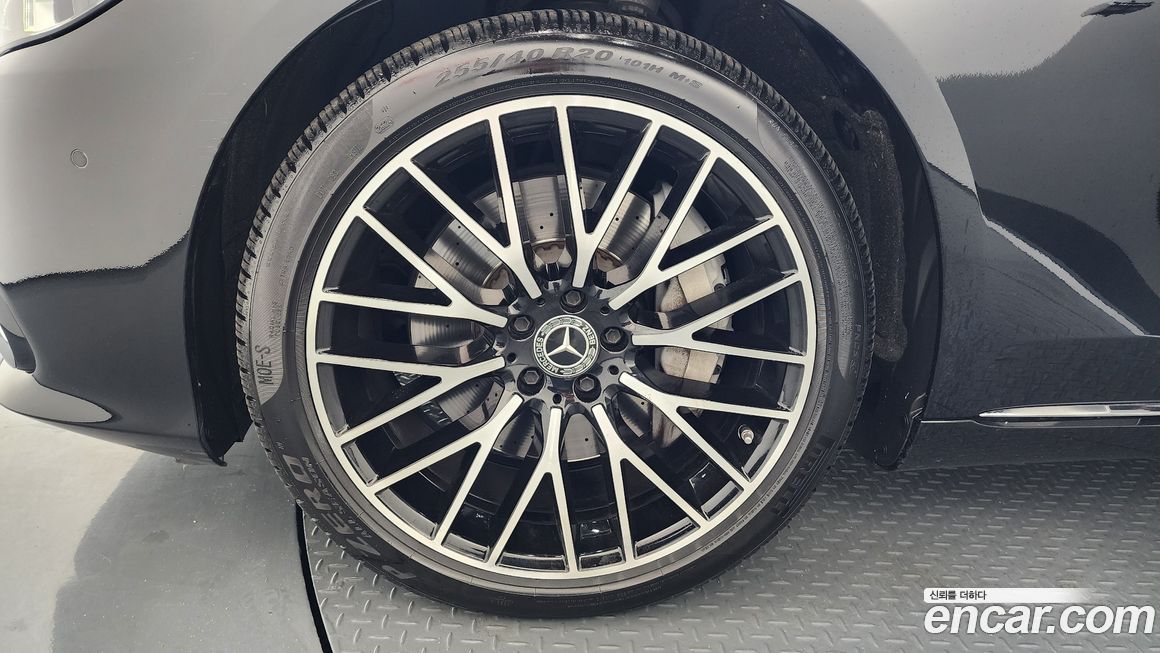 Mercedes-Benz S-Class 2022