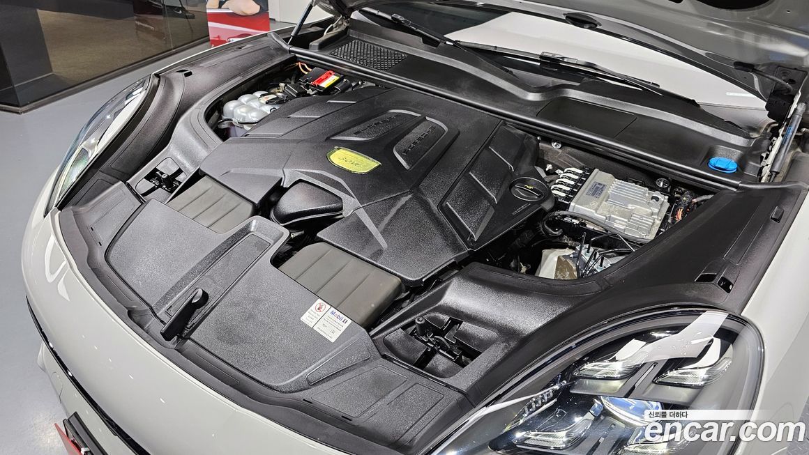 Porsche Cayenne 2021