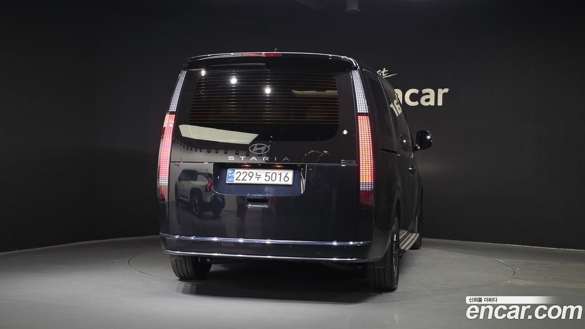 Hyundai Staria 2025