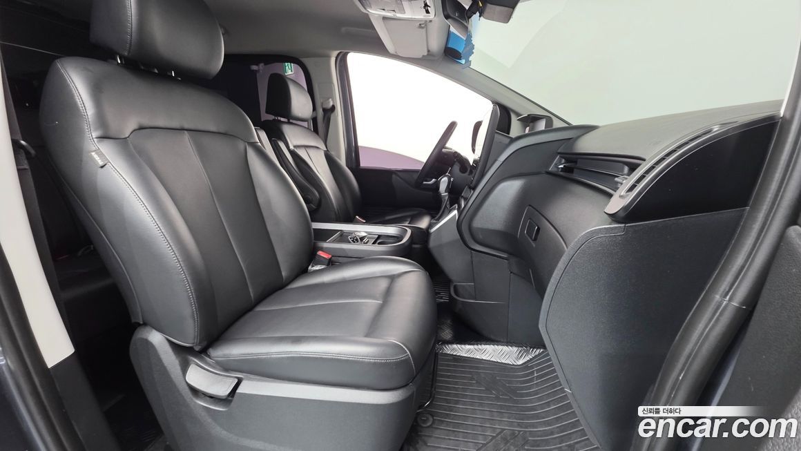 Hyundai Staria 2023