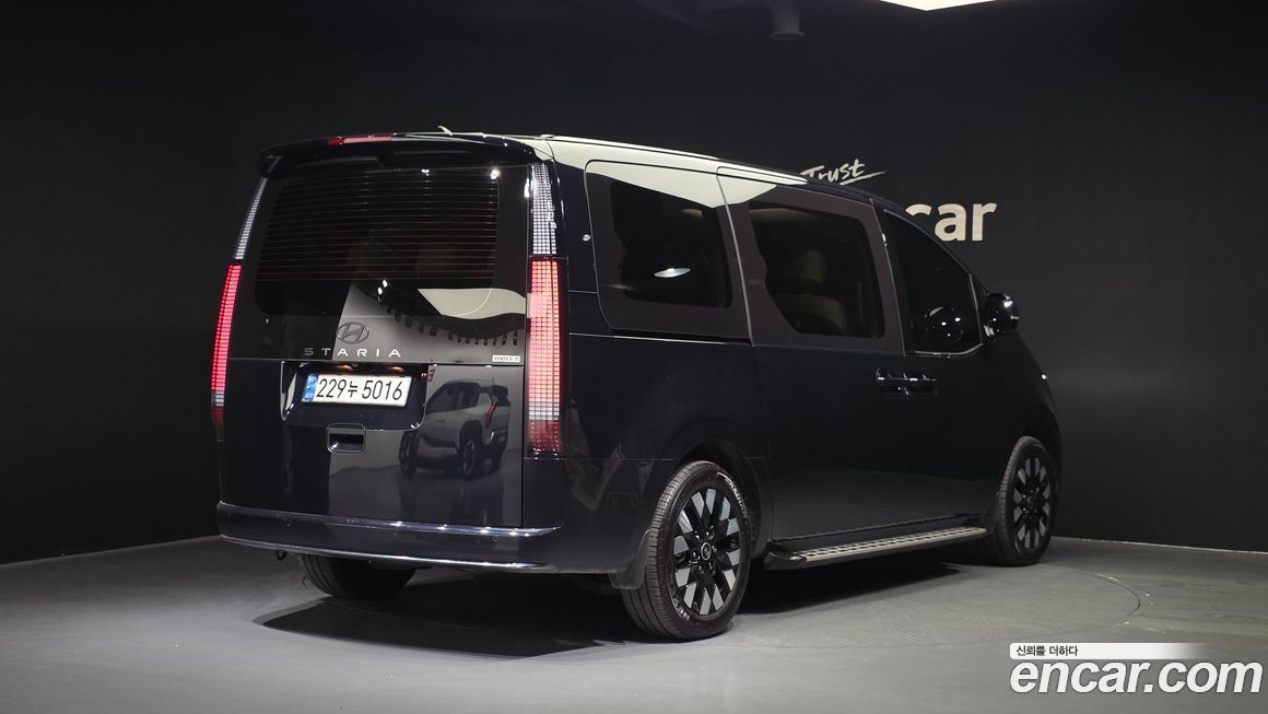 Hyundai Staria 2025
