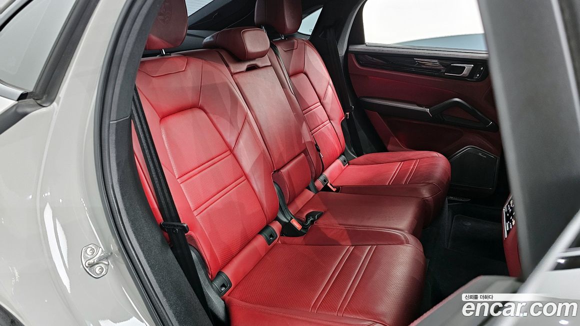 Porsche Cayenne 2021