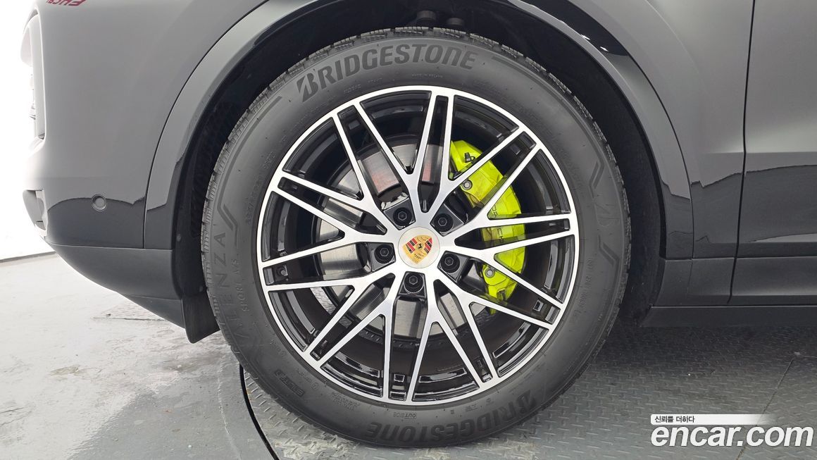 Porsche Cayenne 2024