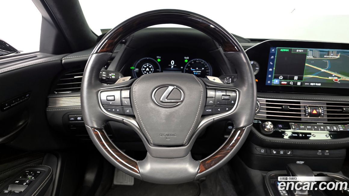 Lexus LS 2024