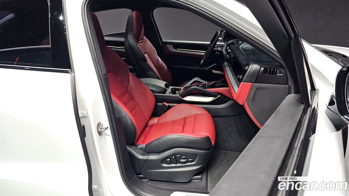 Porsche Cayenne 2025