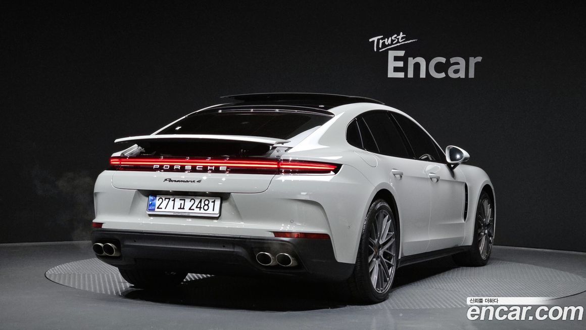 Porsche Panamera 2025