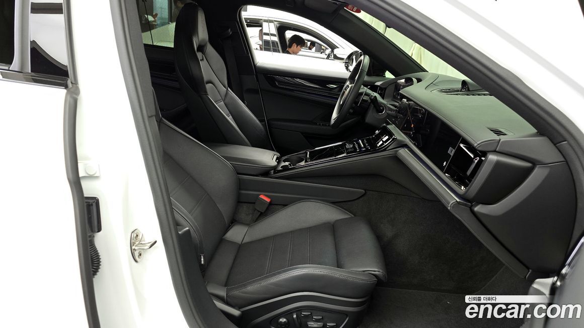 Porsche Panamera 2025