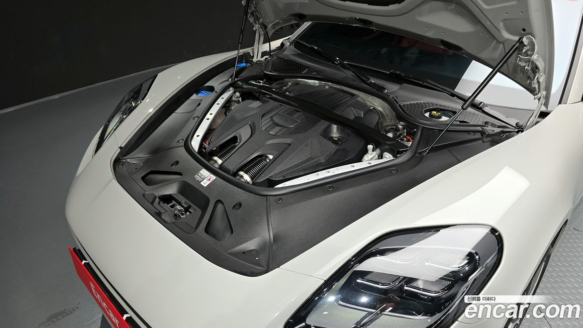 Porsche Panamera 2025