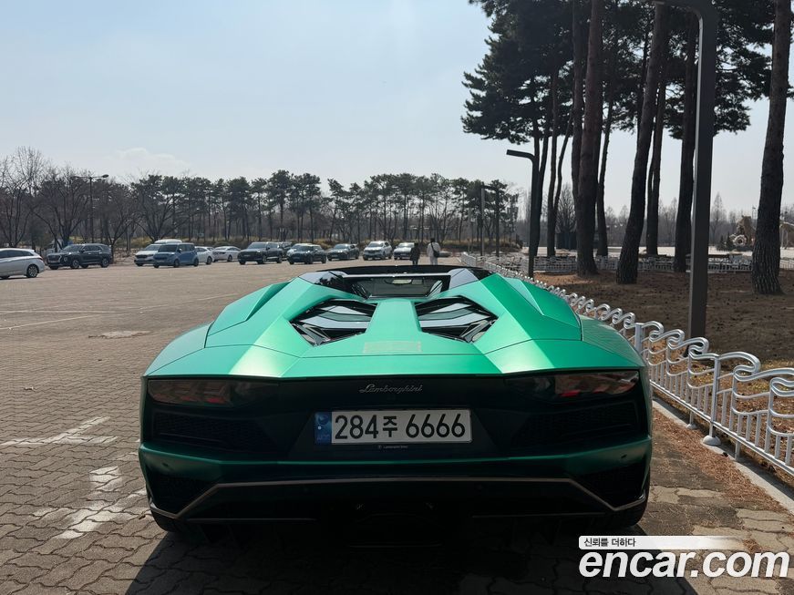 Lamborghini Aventador 2021