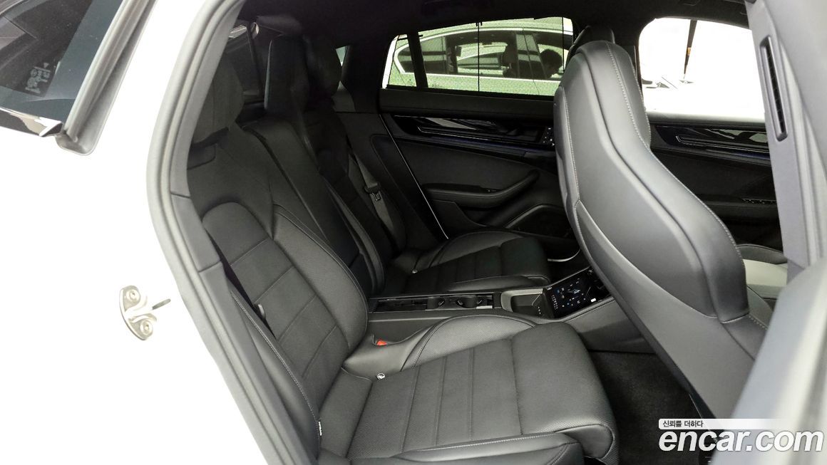 Porsche Panamera 2025