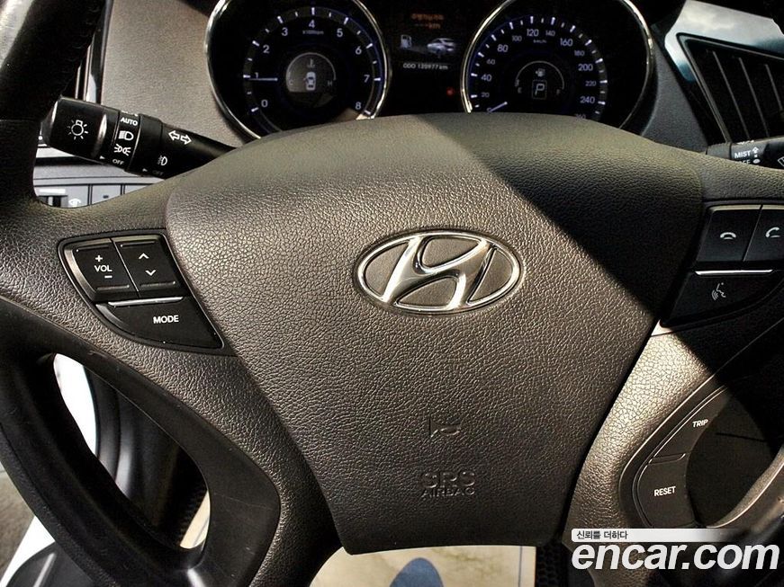 Hyundai Sonata 2011